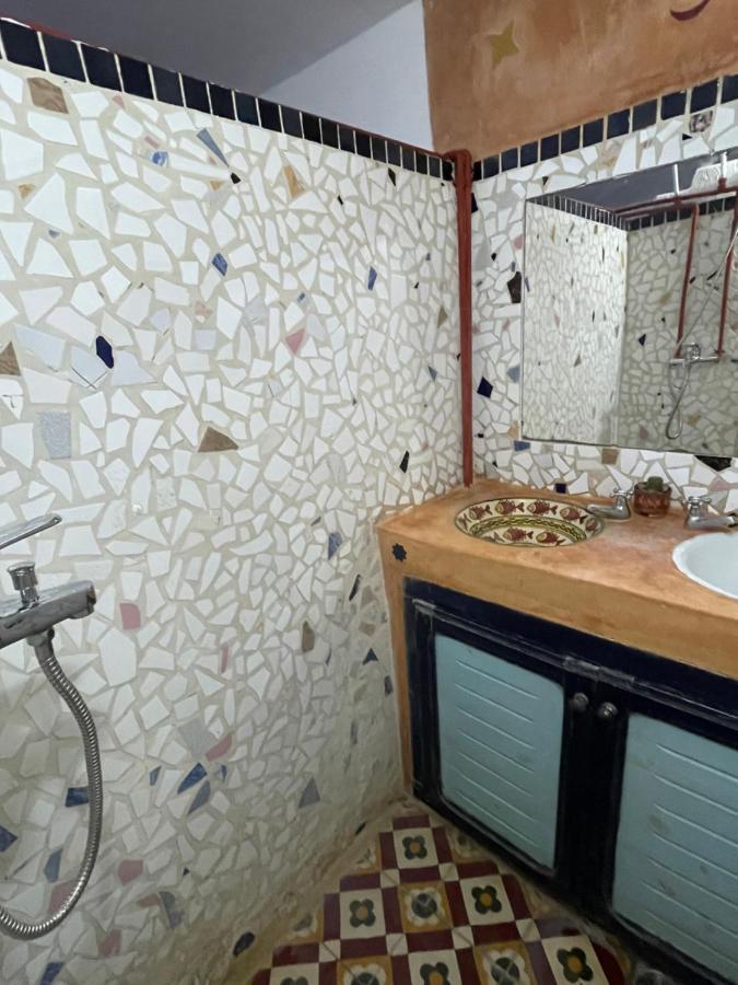 Dar El Pirata Hostel Asilah Esterno foto